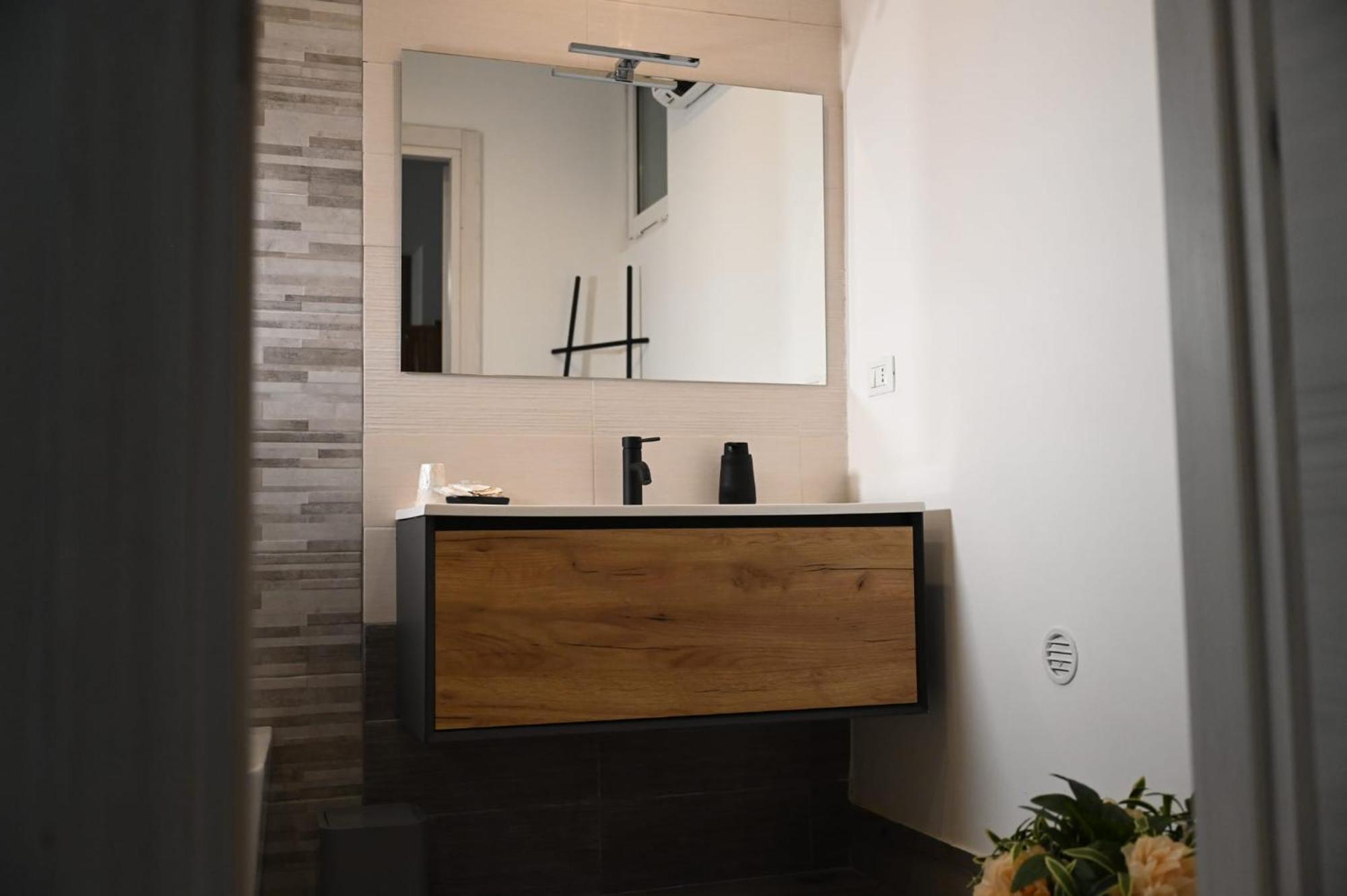 "Il Vecchio Salone" Appartamento In Pieno Centro Con Garage Privato Lecce Ngoại thất bức ảnh