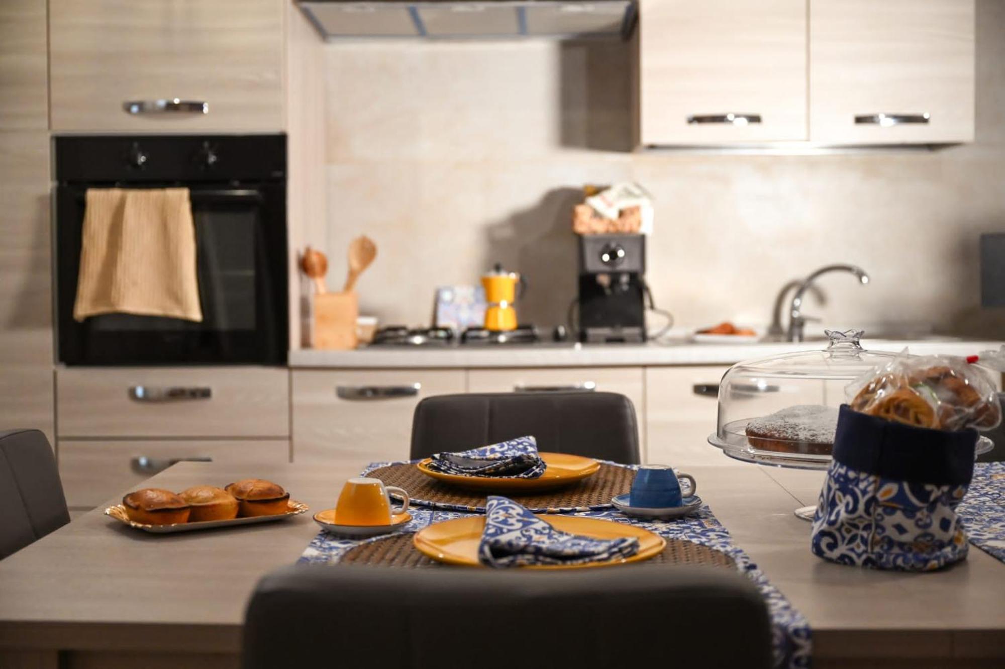 "Il Vecchio Salone" Appartamento In Pieno Centro Con Garage Privato Lecce Ngoại thất bức ảnh