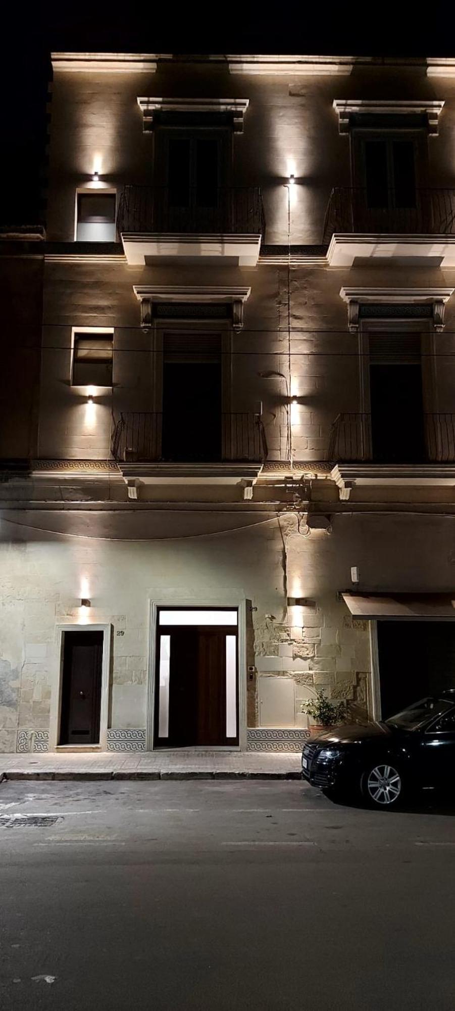 "Il Vecchio Salone" Appartamento In Pieno Centro Con Garage Privato Lecce Ngoại thất bức ảnh
